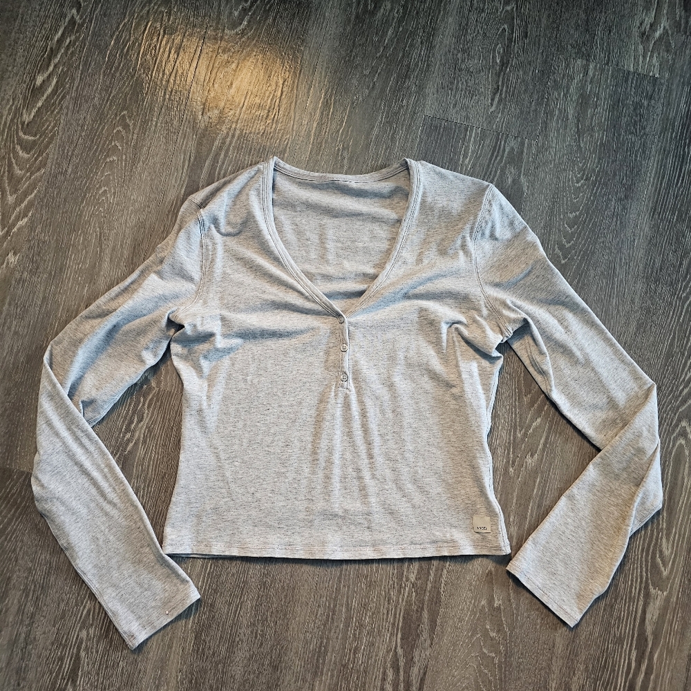 Vuori Long Sleeve Tuvalu Henley Size Medium - Picture 5 of 5